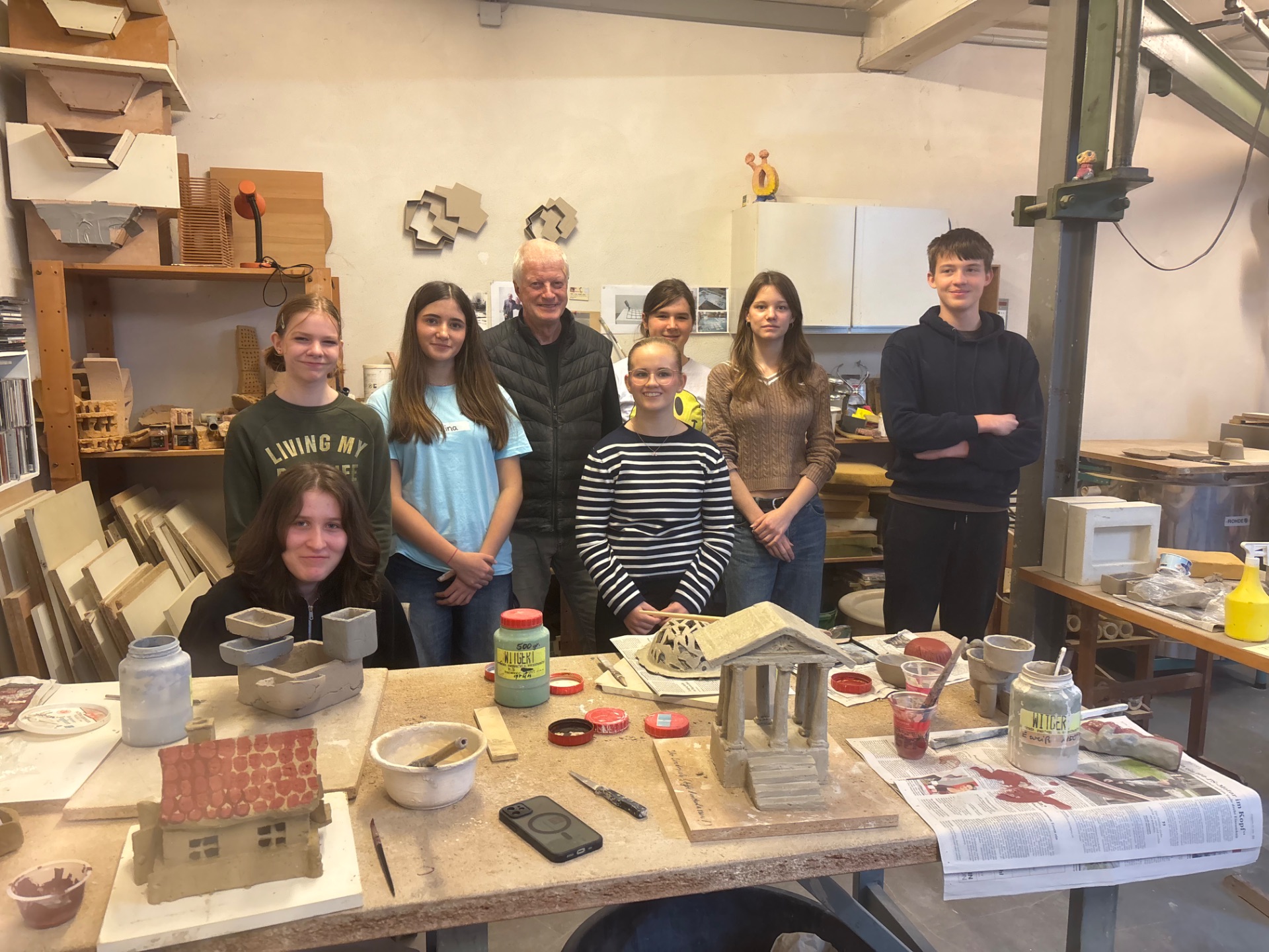 Künstleratelier als kreativer Lernort – Talentförderung Keramik